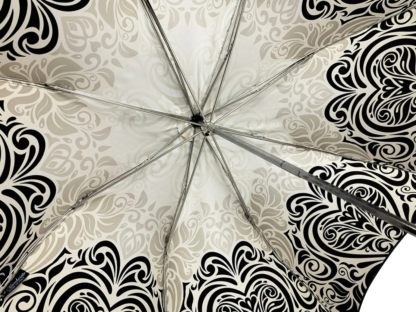 Il Marchesato Damask Black and white with hundreds of crystals Best