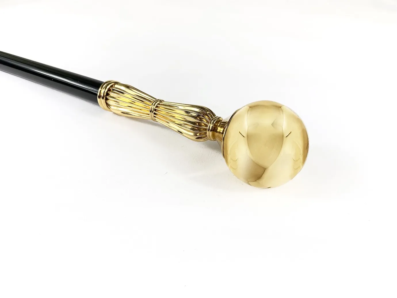 Il Marchesato Sturdy and Elegant Walking Stick - Brass Sphere With a Mirror Surface Fashion